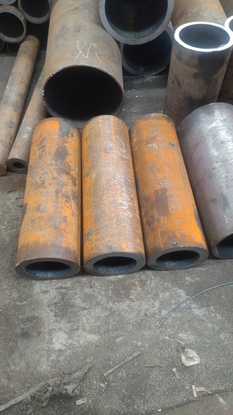 桑日桑日桑日20CrMo无缝钢管切割